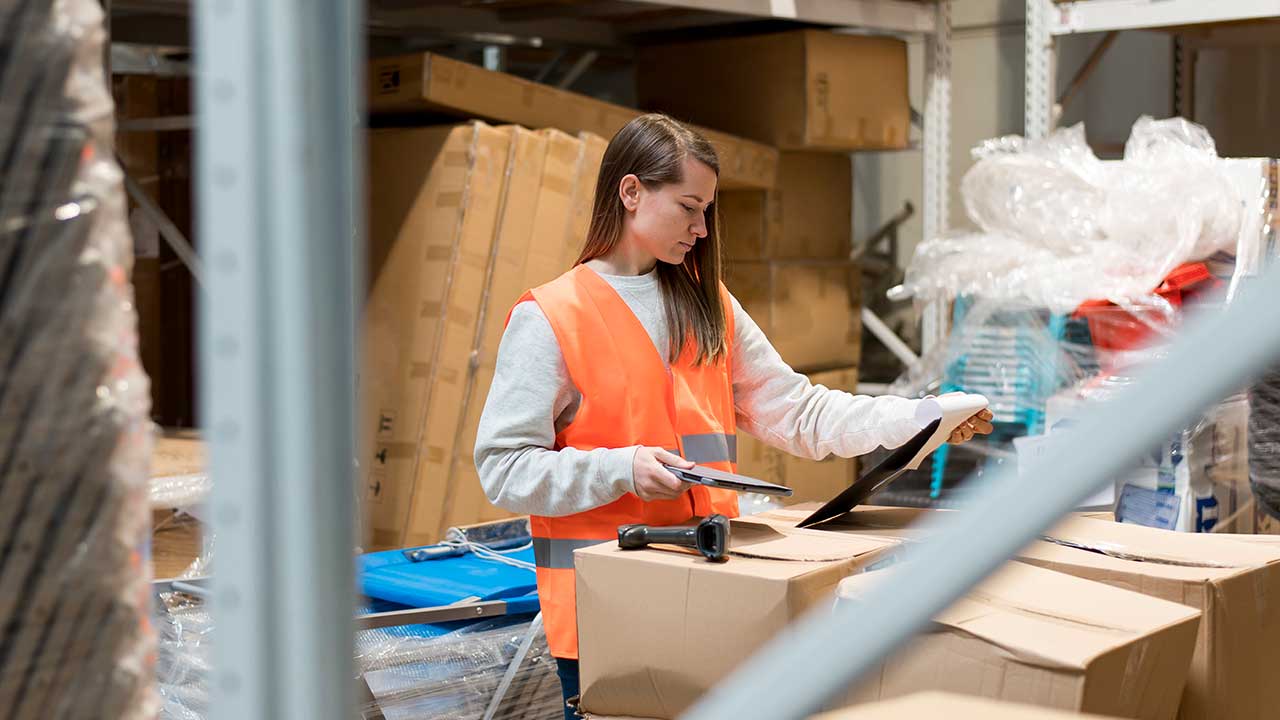 Complete Guide to Industrial Packaging in Abu Dhabi: Protecting Machinery During Transportation