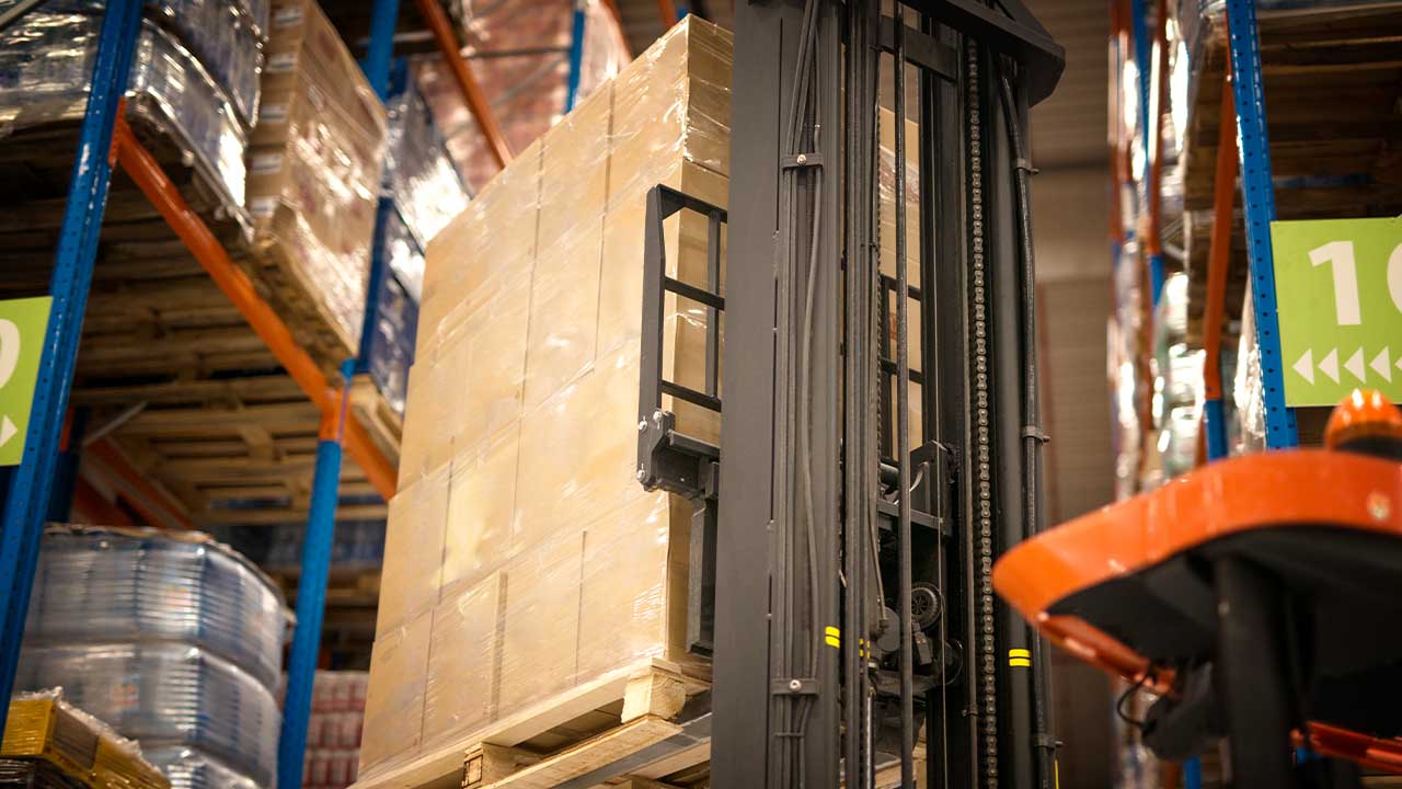 Why Professional Packaging Services in UAE Are Essential for Industrial Equipment Protection