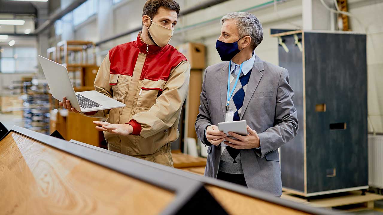 Choosing the Right Industrial Packaging Solution in the UAE: Materials, Climate, and Cost