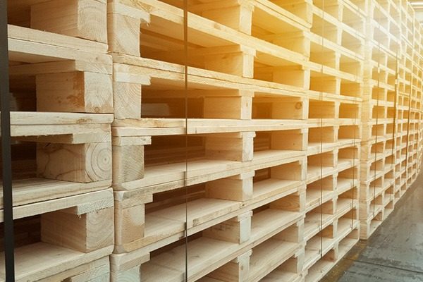 Palletized packaging solutions in Abu Dhabi for safe industrial transport